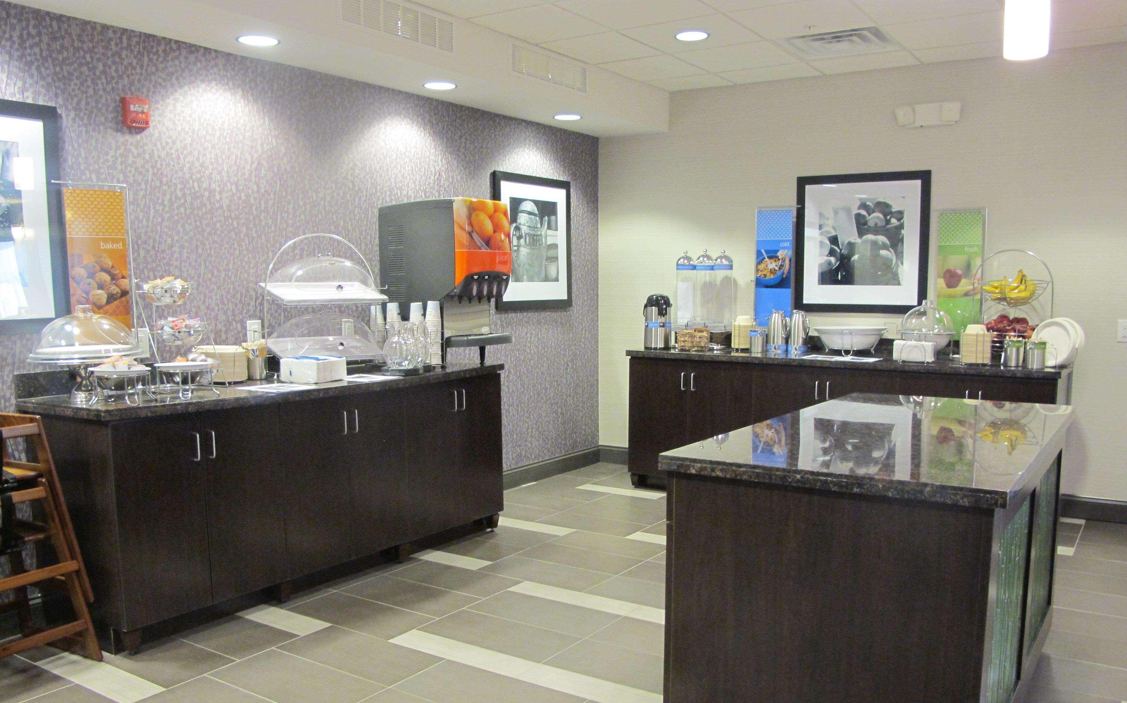 Hampton Inn By Hilton Leesville Fort Johnson Restoran gambar