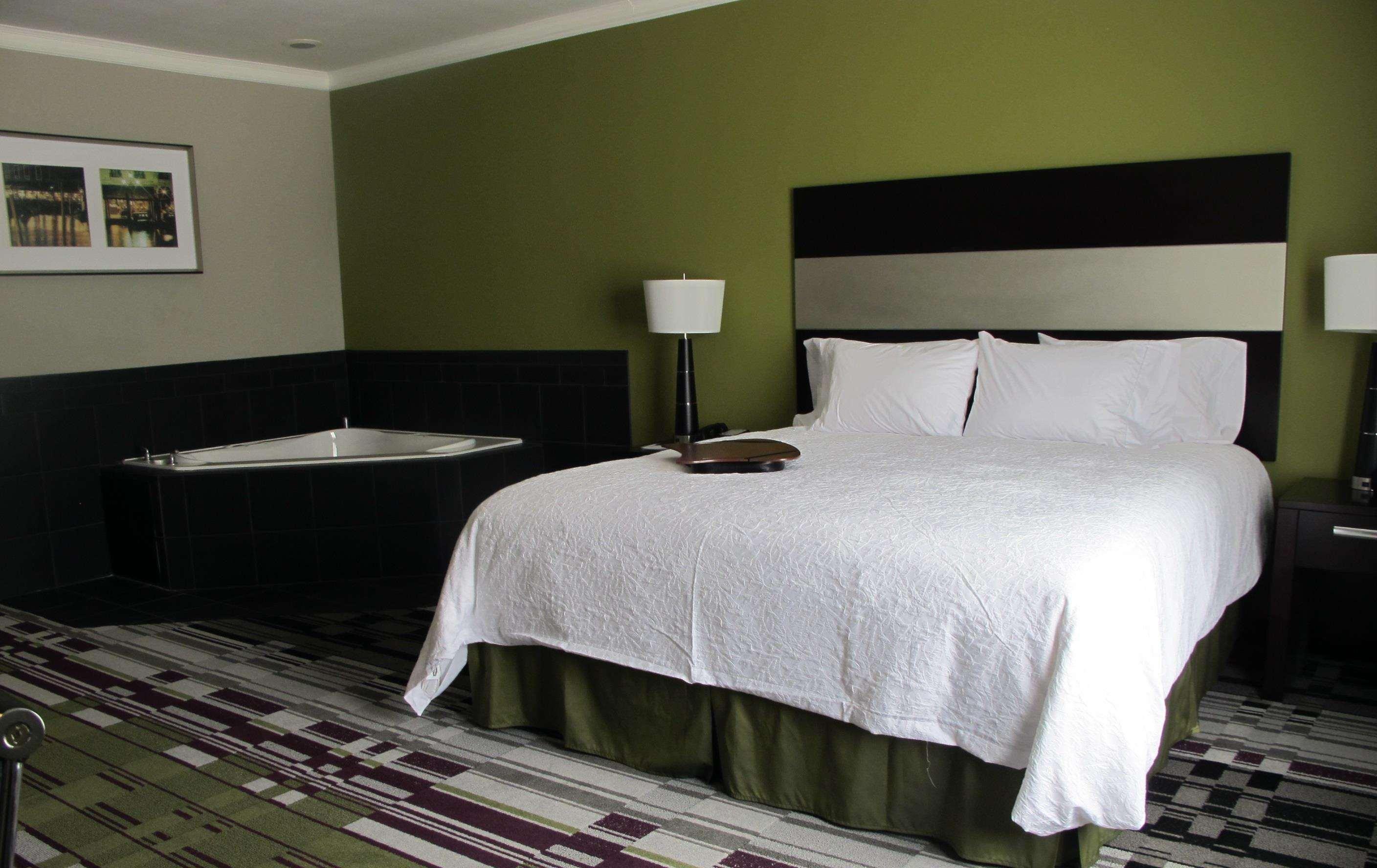 Hampton Inn By Hilton Leesville Fort Johnson Bilik gambar