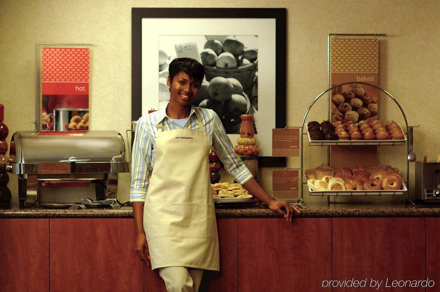 Hampton Inn By Hilton Leesville Fort Johnson Restoran gambar